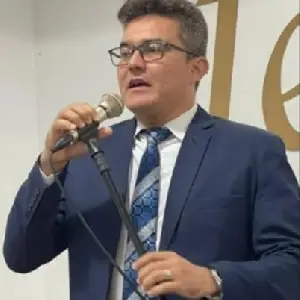 Pastor Marcos Laureano