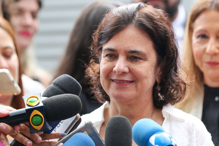 Governo quer mobilizar 25 milhões de estudantes para combater a dengue