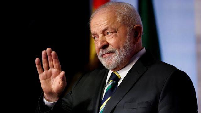 Lula volta a prometer isenção de IR para quem ganha até R$ 5 mil
