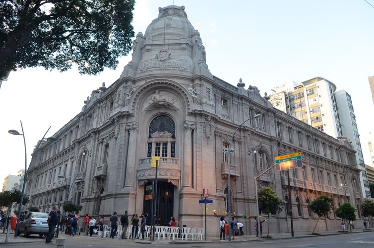 Antiga sede do Dops pode ser transformada em centro de memória no Rio