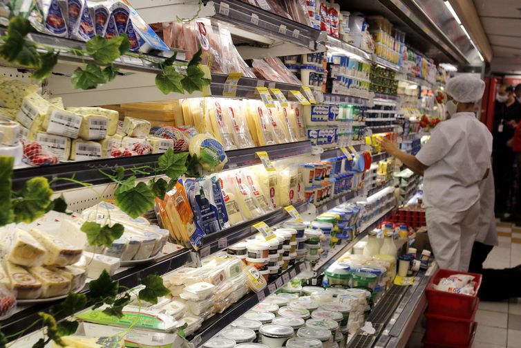 Anvisa: 28% dos alimentos industrializados têm sódio em excesso