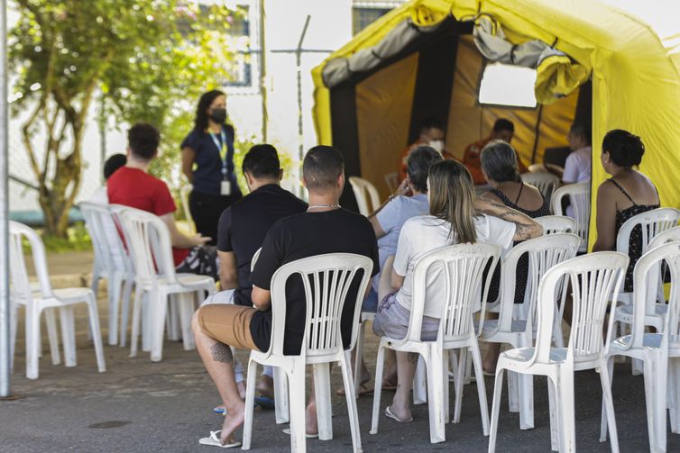 Casos de dengue este ano superam os de 2023 em cinco estados e no DF
