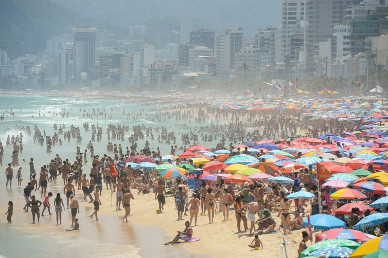 Mais da metade da população brasileira vivem no litoral