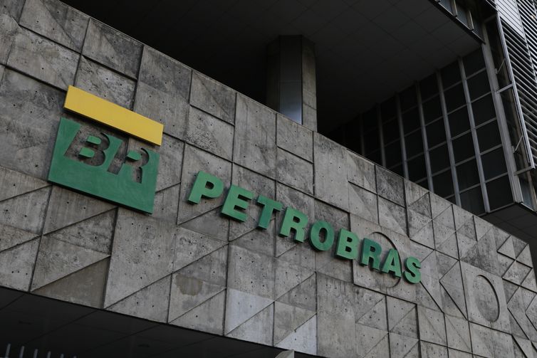 Petrobras apresenta lucro líquido de R$ 124,6 bilhões em 2023