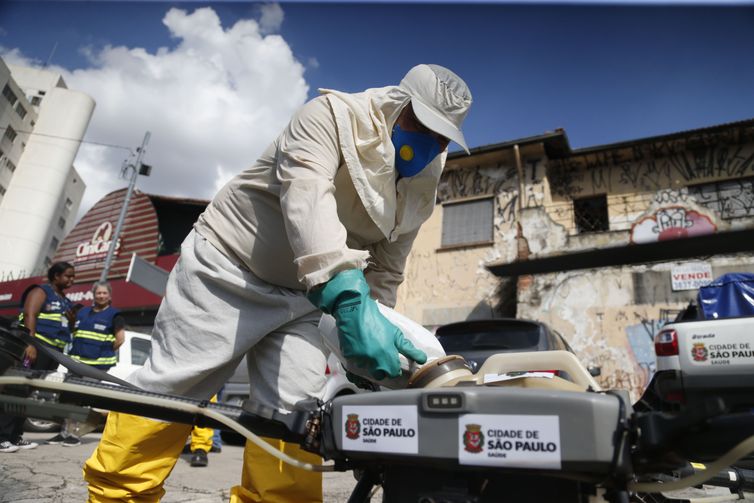 São Paulo anuncia ações de reforço no combate à dengue