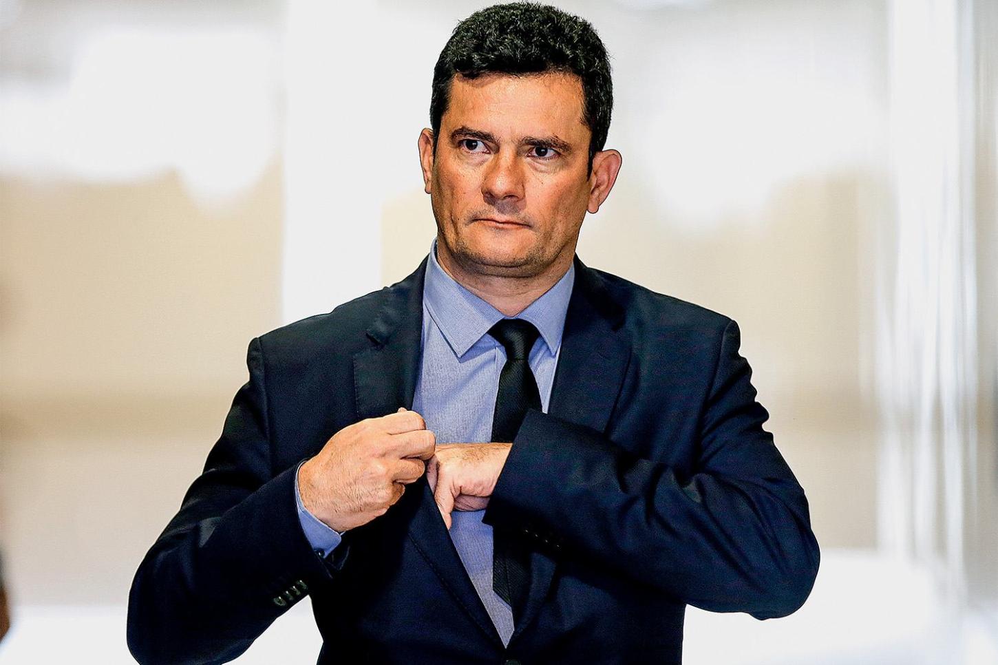 Com 5 votos a 2, Senador Moro é absolvido pelo TRE-PR e comemora