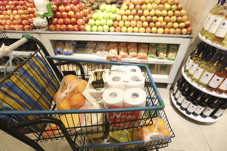 Inflação oficial recua para 0,16% em março, diz IBGE