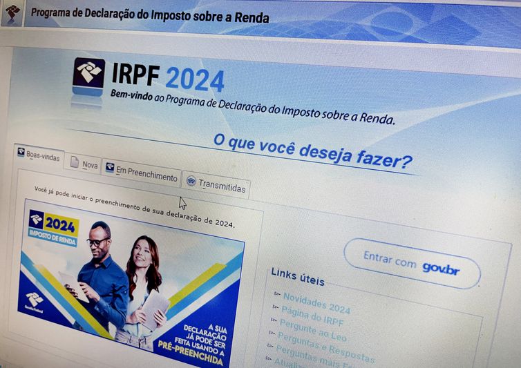 Mais de 40% dos contribuintes entregaram declaração do IR