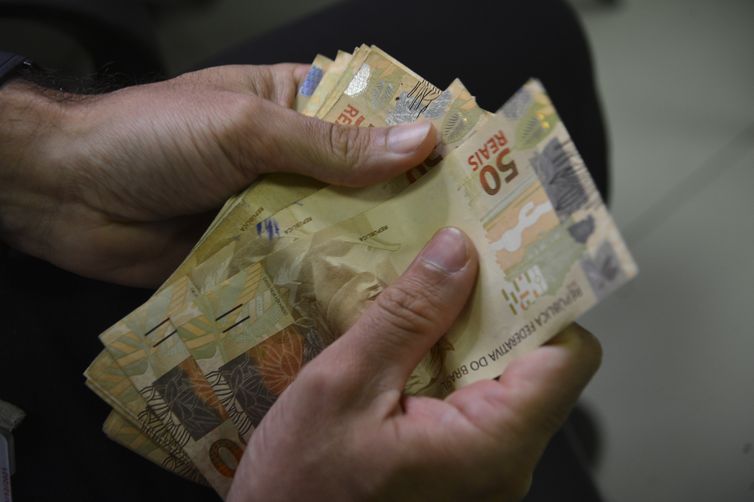 Segunda parcela do Pé-de-Meia será paga a 2,5 milhões de estudantes