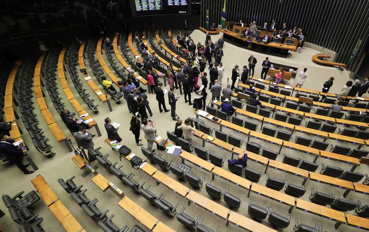 Câmara mantém dispensa de registro biométrico de deputados do RS
