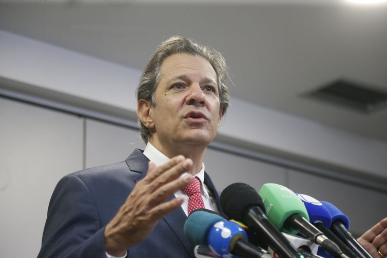 Governo prepara linha de crédito para famílias no Rio Grande do Sul