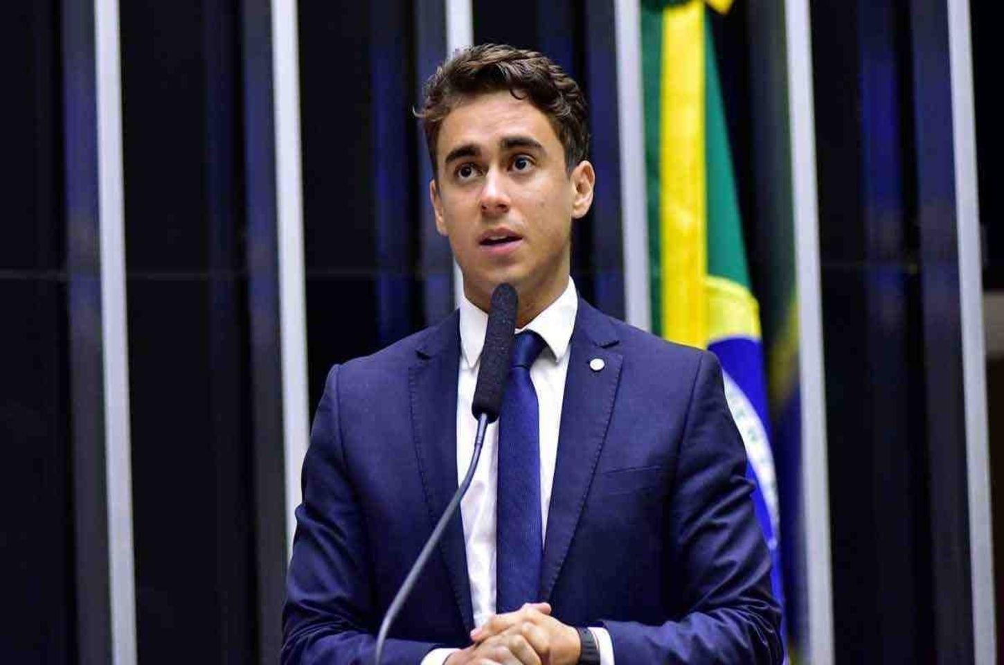 Nikolas comenta confusão entre Polícia Militar e estudantes baderneiros na ALESP