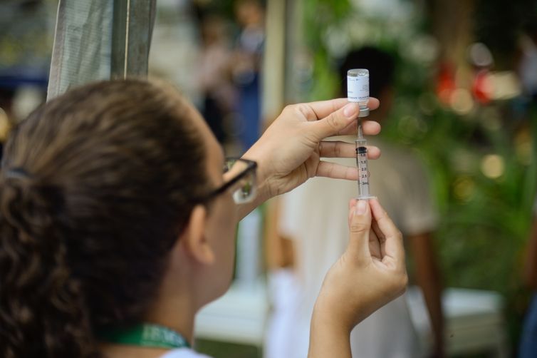 RS receberá 105 mil doses adicionais de vacinas até segunda