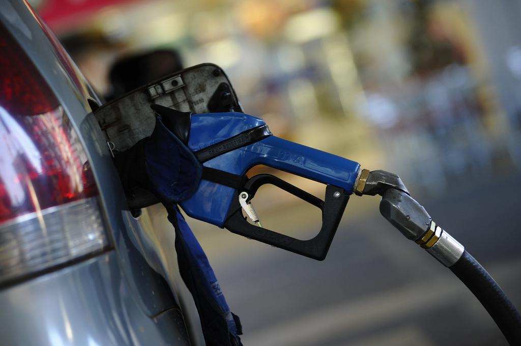 Após anúncio da Ipiranga, preço da gasolina deve aumentar nesta semana