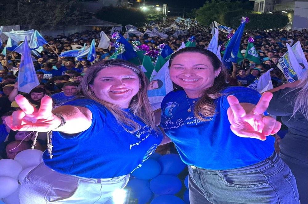 Ao lado da senadora Daniela Ribeiro, multidão faz da Zona Norte palco do primeiro comício de Corrinha e Christiane em Cajazeiras-PB; fotos e vídeos