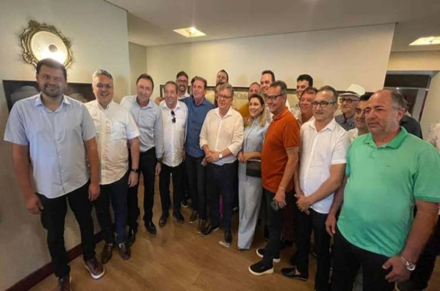 A ‘sintonia’ do Líder do Governo João Azevêdo com os prefeitos do Alto Sertão da Paraíba