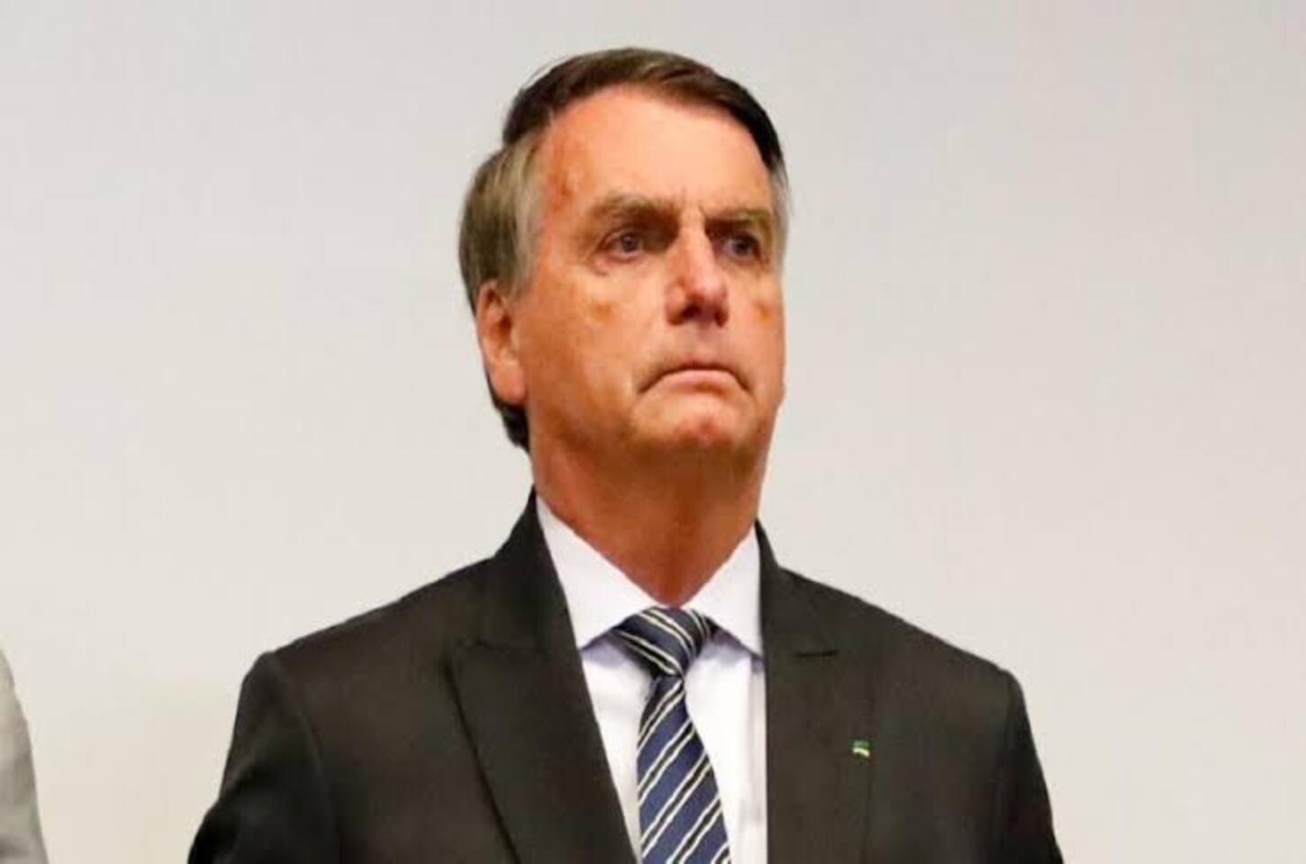 Bolsonaro reage a mudança da classificação etária de Chaves feita pelo governo petista