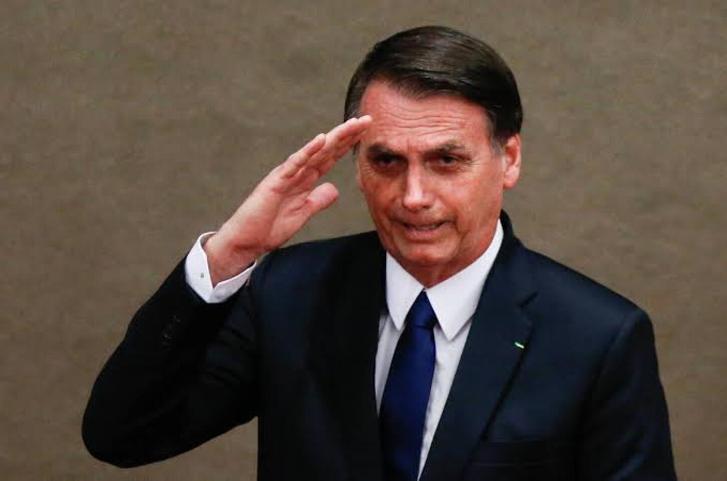 Jair Bolsonaro ao novo Papa: “boas-vindas ao novo santo padre, sucessor de são Pedro e vigário de Cristo na Terra”
