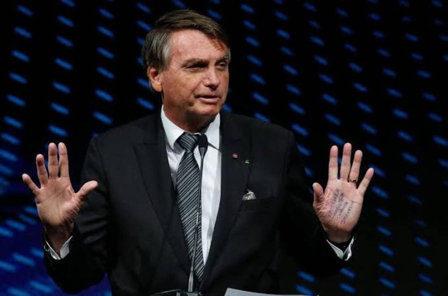 Jair Bolsonaro desabafa: “Não vou sair do Brasil. Me prendam”