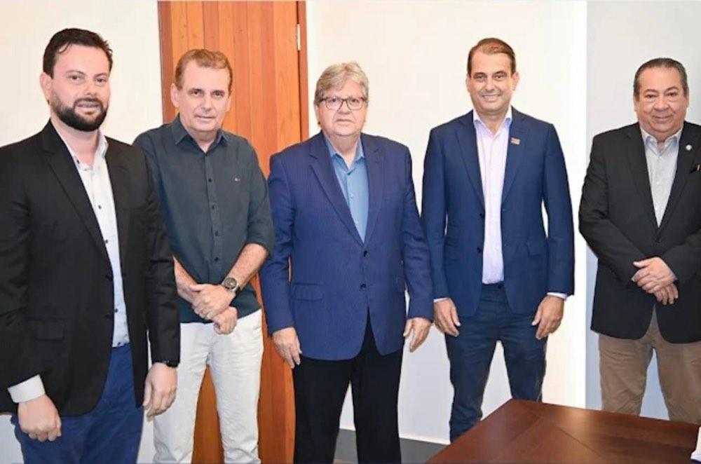 Chico Mendes, Bal Lins e Ramom Brasil se reúnem com João Azevêdo para tratar de pautas importantes para São José de Piranhas-PB