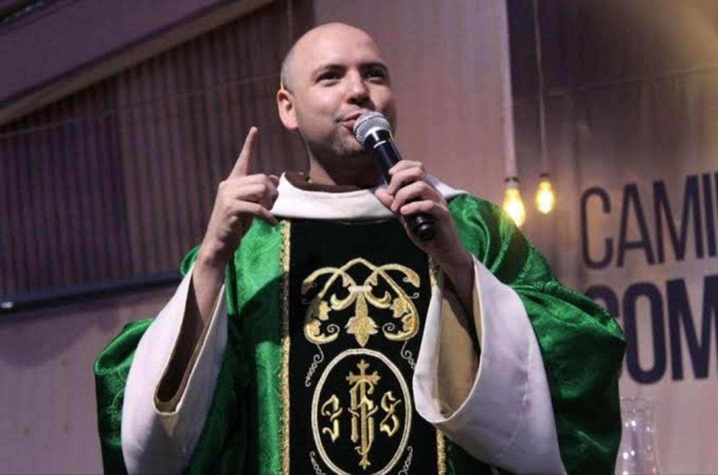 Prefeito Cícero Lucena anuncia show de Frei Gilson na programação do Natal de João Pessoa-PB