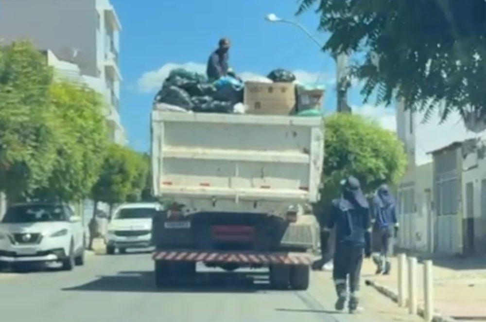 Retrocesso em Cajazeiras-PB: coleta de lixo está sendo feita por caçambas pelas ruas da cidade; vídeo