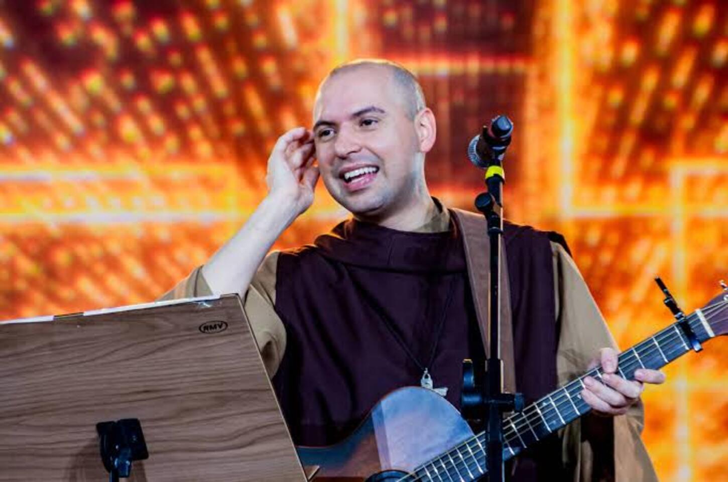 Show de Frei Gilson reúne 60 mil pessoas na arena de Barretos-SP