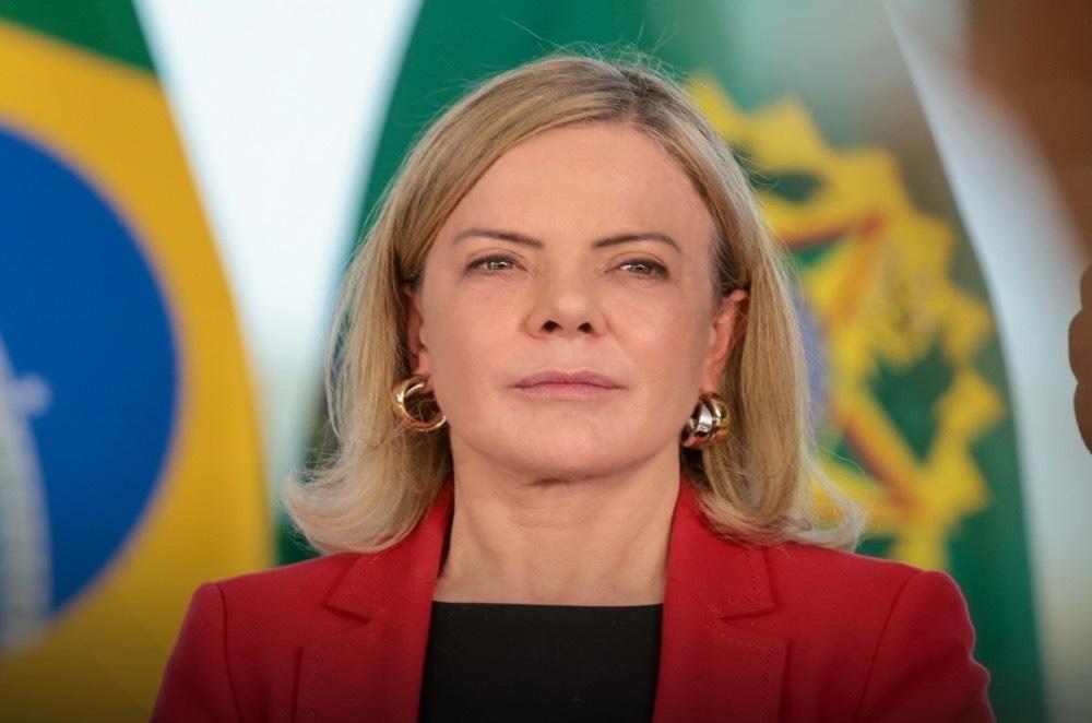 Gleisi critica ricos após derrota da taxação do governo na Câmara