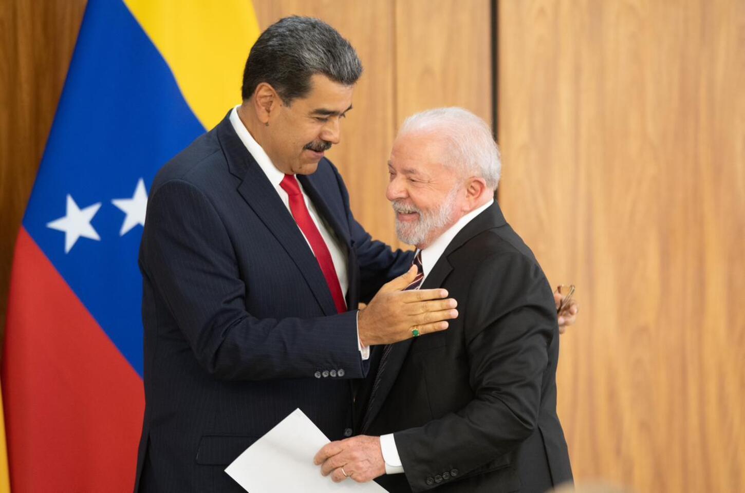 Novamente: PT sai em defesa do regime do narcoterrorista Maduro e condena os Estados Unidos