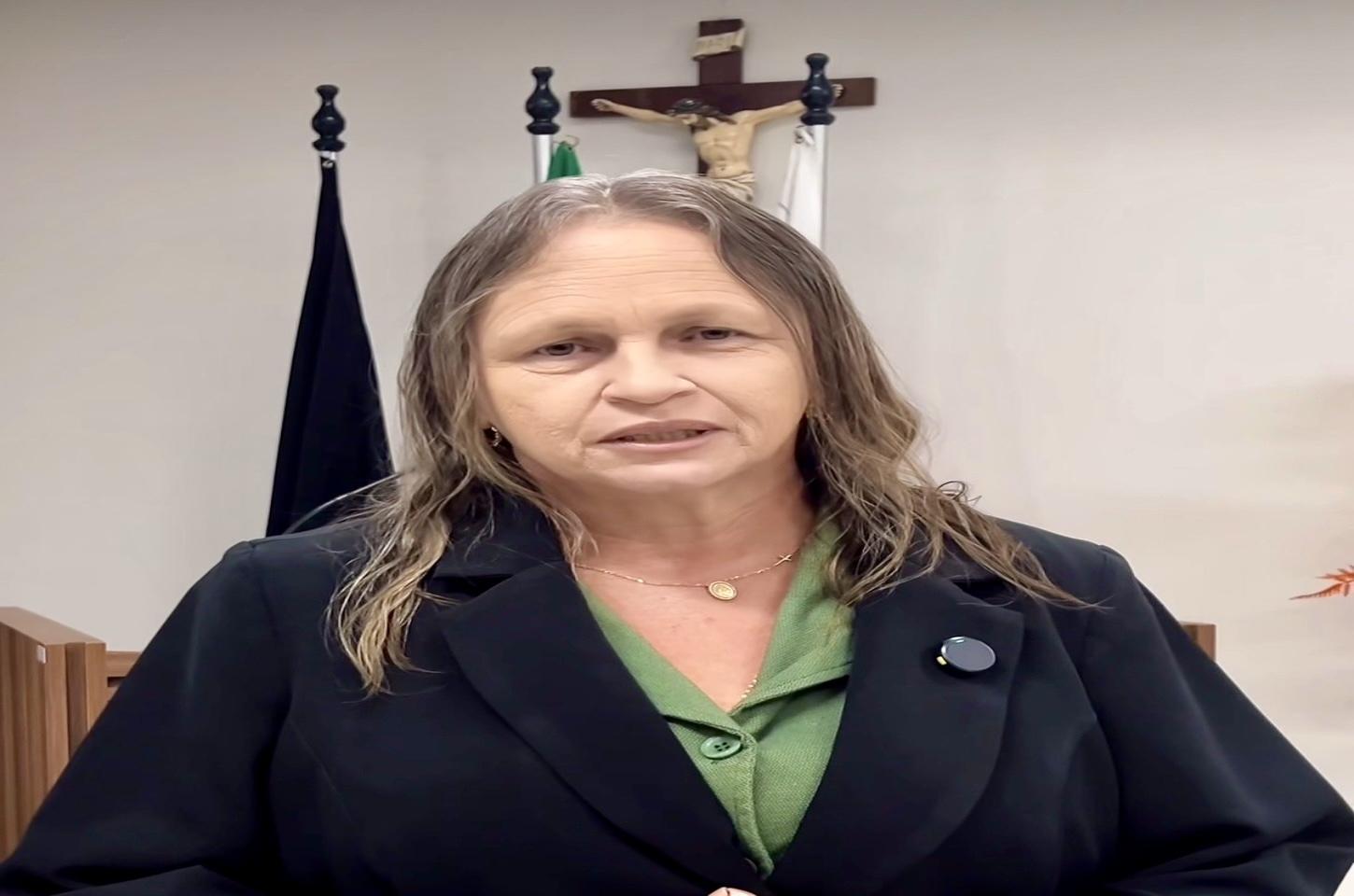 Câmara Municipal aprova PL da vereadora Luzia Trajano que dispõe de bebedouros e comedouros para animais de rua de Cajazeiras-PB; vídeo