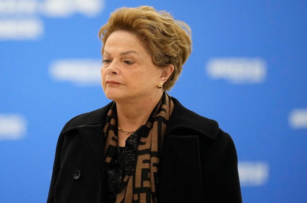 Anistiada, Petista Dilma receberá R$ 400 mil e salário permanente