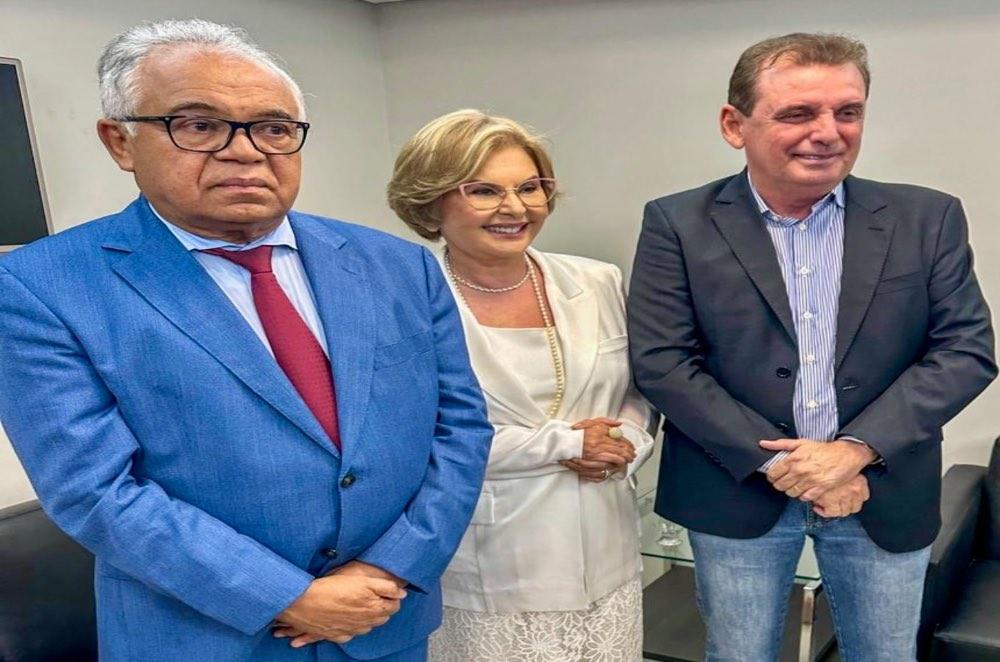 Chico Mendes foi o criador da Medalha Zé Maranhão; após aprovação, Adriano Galdino e João Gonçalves concedem as primeiras honrarias na ALPB