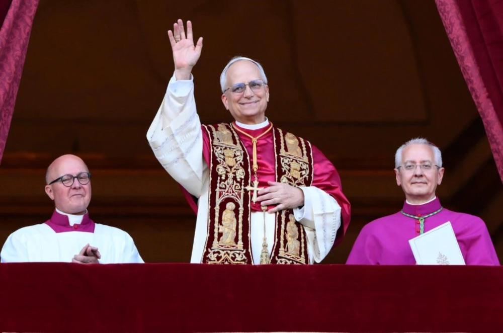 Papa Leão XIV é eleito uma das pessoas mais bem vestidas do ano