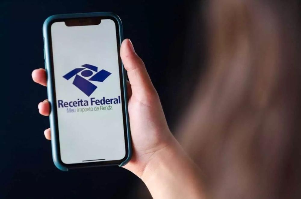 Receita Federal alerta sobre cobrança fake com nome e CPF do contribuinte
