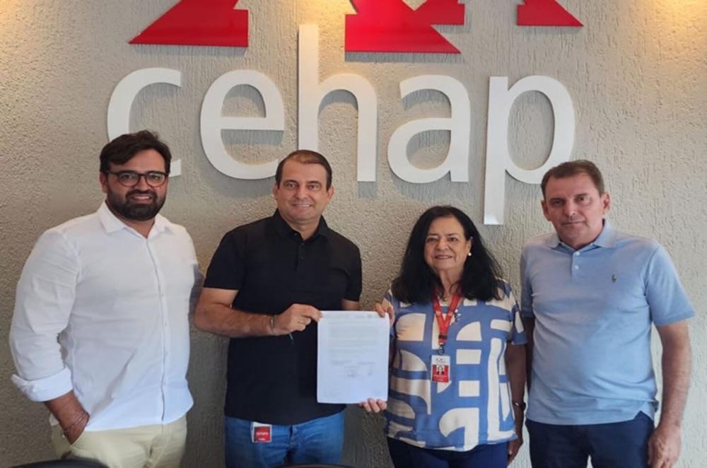 Prefeito Bal Lins e deputado Chico Mendes se reúnem com presidente da Cehap e anunciam 50 novas casas para São José de Piranhas-PB