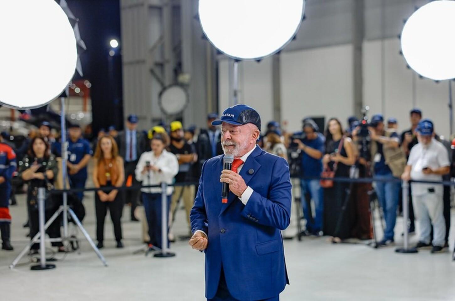 Vídeo: Lula erra por falar que Brasil faz fronteira com toda América do Sul