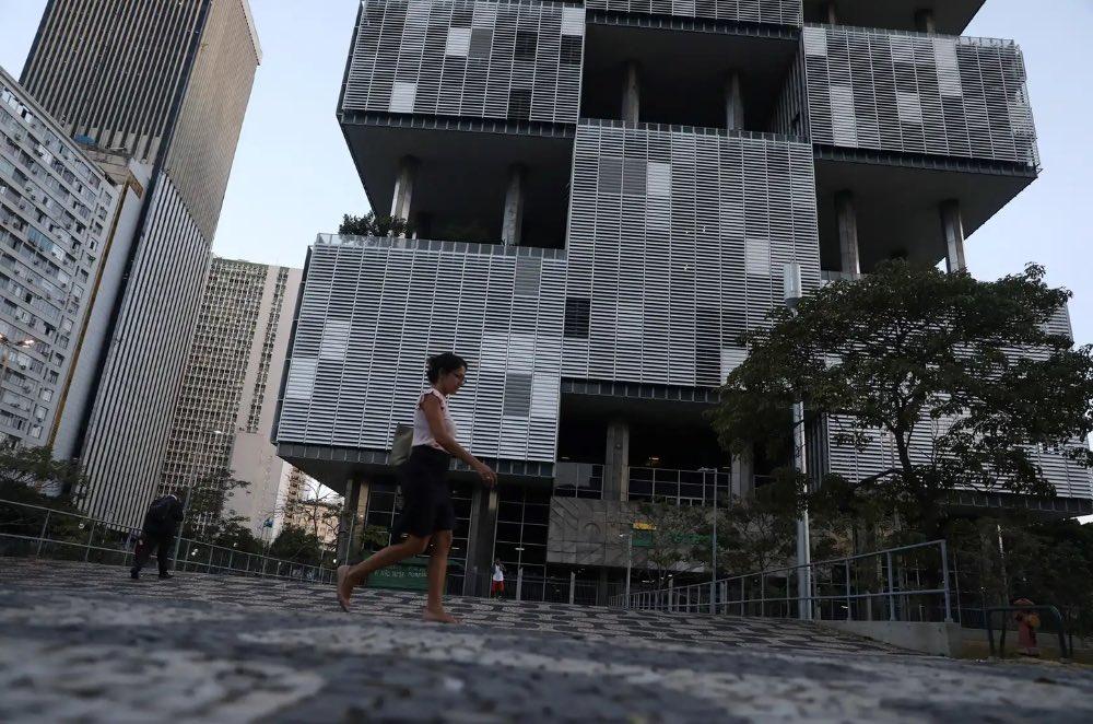 Petrobras eleva querosene de aviação em 55% e aéreas falam em severas consequências