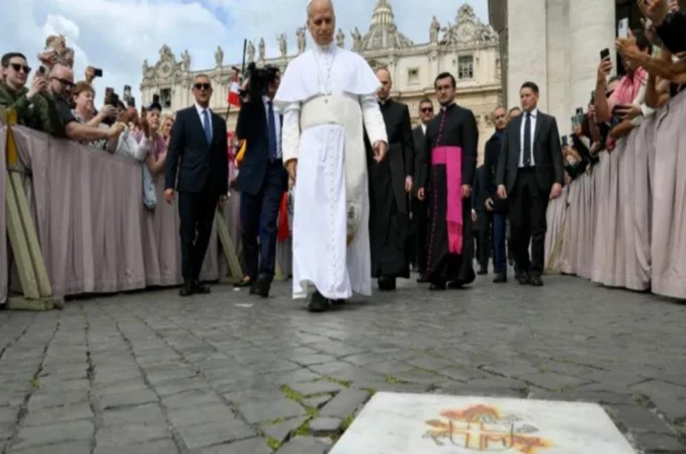 13 de maio: Papa Leão XIV reza no local do atentado contra São João Paulo II no dia de Nossa Senhora de Fátima