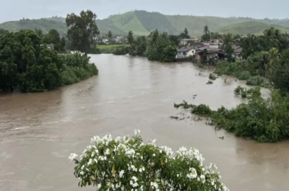 Chuvas deixam 35 cidades em emergência no Pernambuco e na Paraíba 