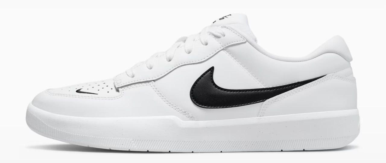 Modelo Nike SB Force 58 Premium usado por Leão XIV