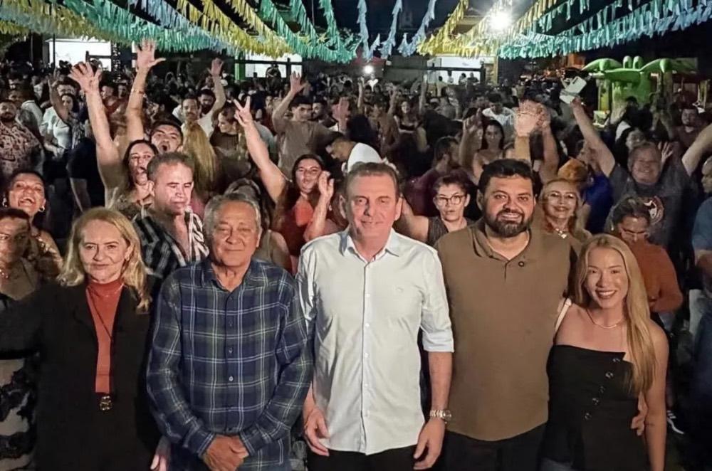 Ao lado de Chico Mendes, prefeito Alysson celebra tradição do São João de Ruas em Cachoeira dos Índios-PB