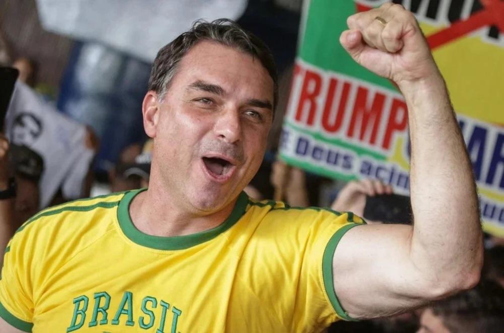 Flávio Bolsonaro antecipa ida a Campina Grande e movimenta cenário político na Paraíba em pré‑campanha