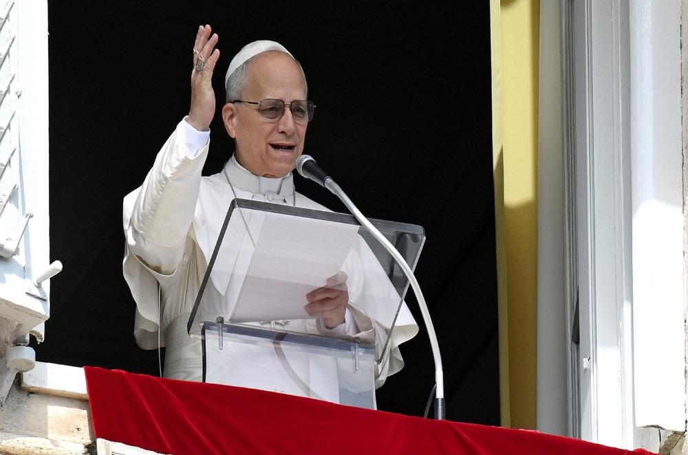 Papa Leão XIV: “obcecados por ter e possuir, Jesus nos convida a abraçar a Cruz”