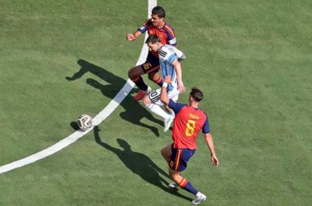 Espanha conquista a Copa com a melhor defesa da história dos Mundiais