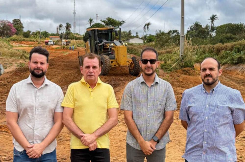Paraíba: Chico Mendes vistoria obra de pavimentação na Serra do Vital e visita Cidade da Astronomia em Carrapateira