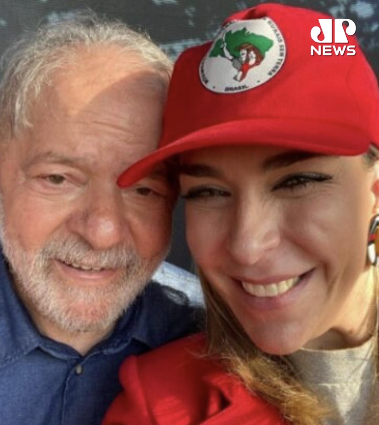 Lula ao lado da lobista Roberta Luchsinger | Foto: Jovem Pan