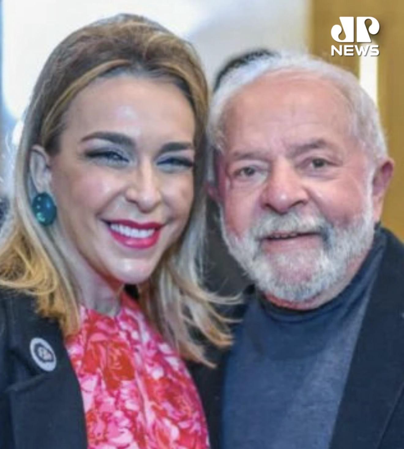 Lula ao lado da lobista Roberta Luchsinger | Foto: Jovem Pan