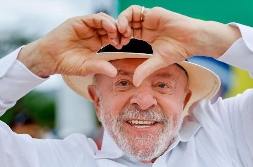 Lula diz que zerou fila, mas 235 mil ainda esperam pelo INSS