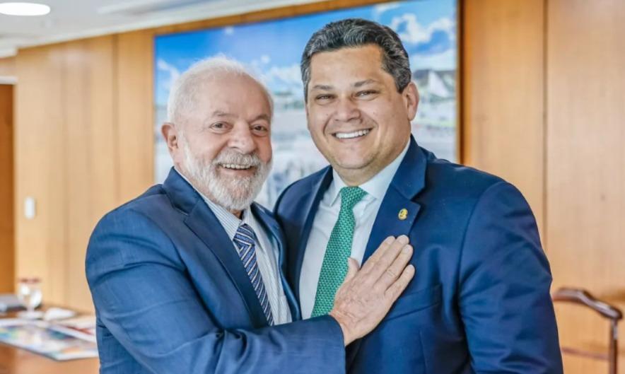 A comitiva foi mantida em separado, no Hotel Park Lne (esq.), mas Lula escolheu o Grand Hotel Hyatt, altíssimo luxo.