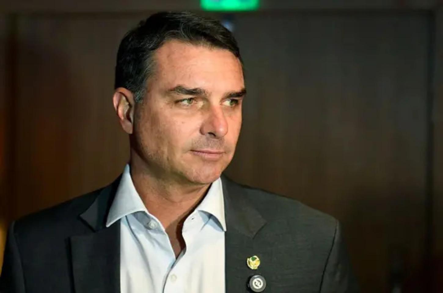 TSE determina remoção de postagem de Antonio Tabet sobre Flávio Bolsonaro e Nossa Senhora Aparecida
